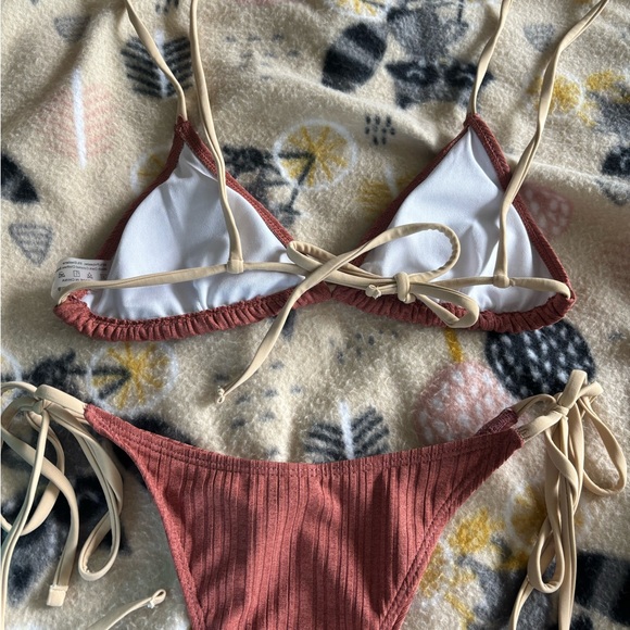 Bikini Set - Picture 2 of 2